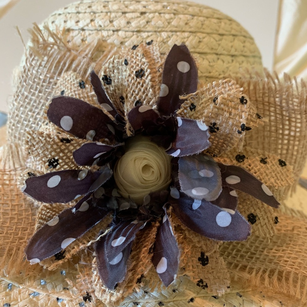 Beautiful hat - Picture 4 of 4